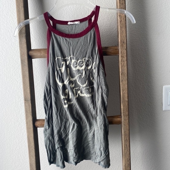 “Keep on dreaming” olive green/maroon tank - Picture 2 of 4